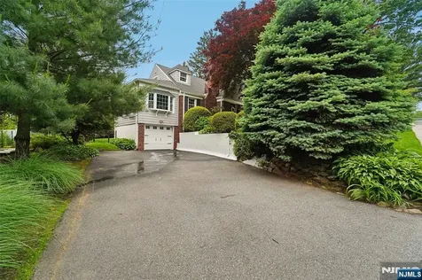 70 Lexington Avenue Cresskill NJ 07626