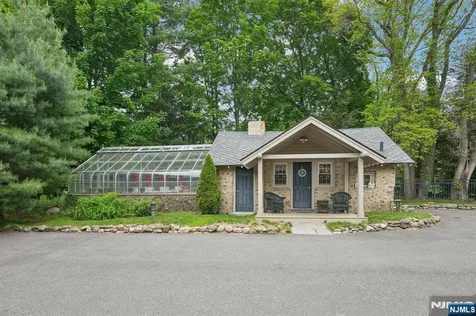 146 Chestnut Ridge Road Saddle River NJ 07458