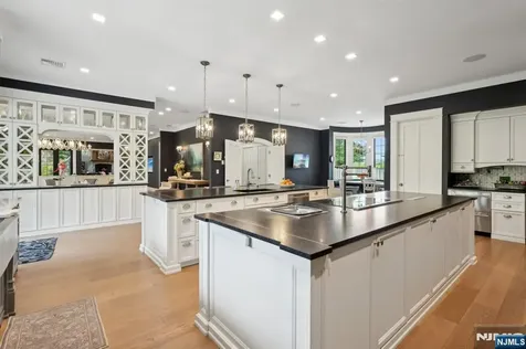 146 Chestnut Ridge Road Saddle River NJ 07458