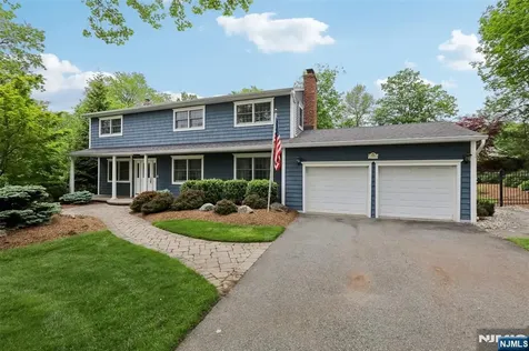 99 Algonquin Trail Oakland NJ 07436