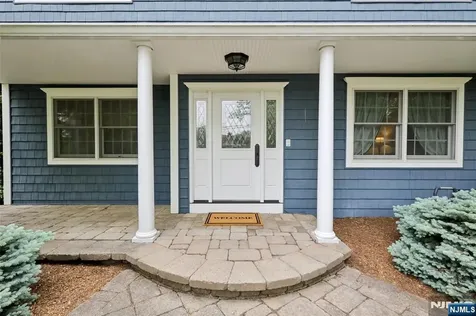 99 Algonquin Trail Oakland NJ 07436