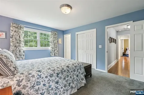 99 Algonquin Trail Oakland NJ 07436