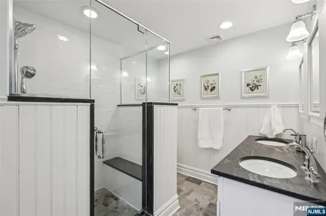 99 Algonquin Trail Oakland NJ 07436