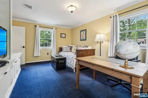 99 Algonquin Trail Oakland NJ 07436