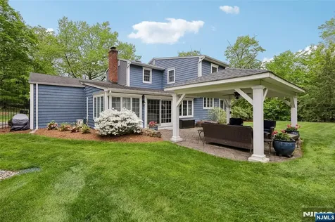 99 Algonquin Trail Oakland NJ 07436