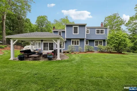 99 Algonquin Trail Oakland NJ 07436