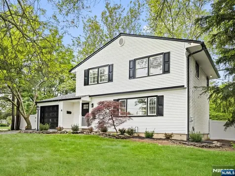 8 Surrey Lane East Brunswick NJ 08816