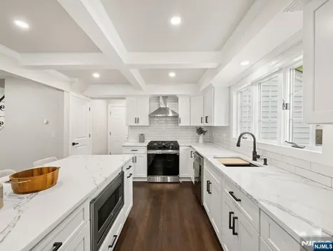 8 Surrey Lane East Brunswick NJ 08816