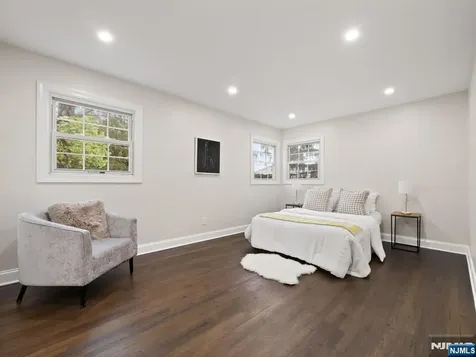 8 Surrey Lane East Brunswick NJ 08816