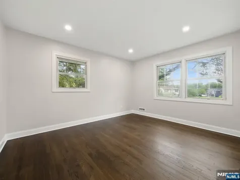 8 Surrey Lane East Brunswick NJ 08816