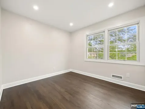 8 Surrey Lane East Brunswick NJ 08816