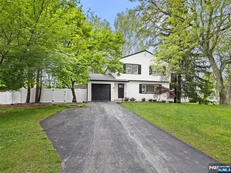 8 Surrey Lane East Brunswick NJ 08816