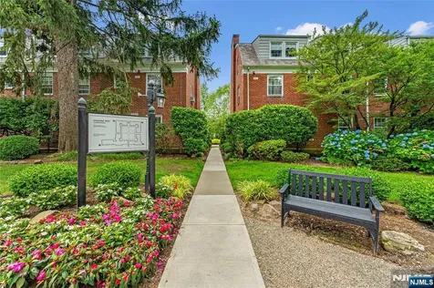 185 Palisade Avenue Englewood NJ 07631
