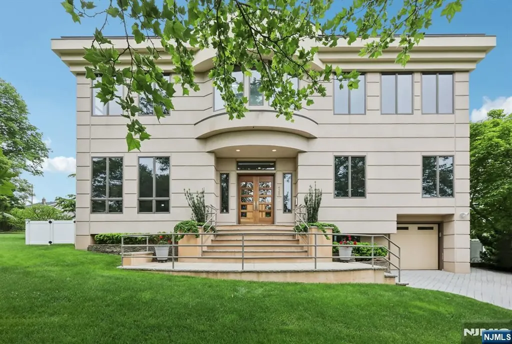 435 Cypress Court New Milford NJ 07646