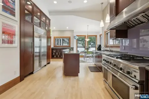 435 Cypress Court New Milford NJ 07646