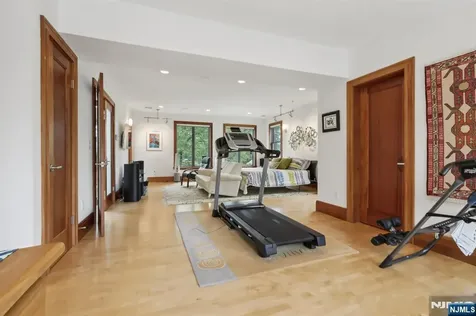 435 Cypress Court New Milford NJ 07646