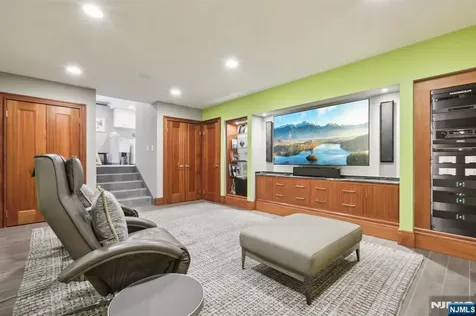 435 Cypress Court New Milford NJ 07646
