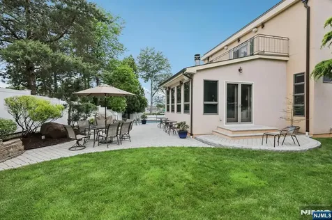 435 Cypress Court New Milford NJ 07646