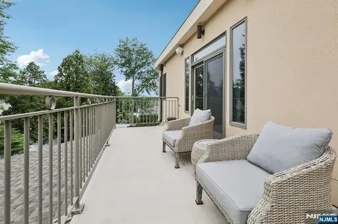 435 Cypress Court New Milford NJ 07646