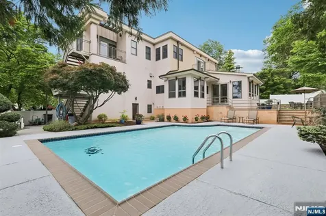 435 Cypress Court New Milford NJ 07646