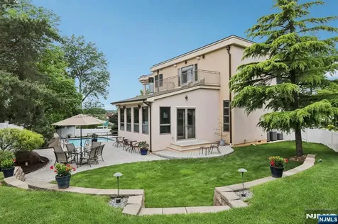 435 Cypress Court New Milford NJ 07646