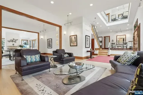 435 Cypress Court New Milford NJ 07646