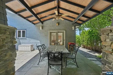 559 Nordhoff Drive Leonia NJ 07605