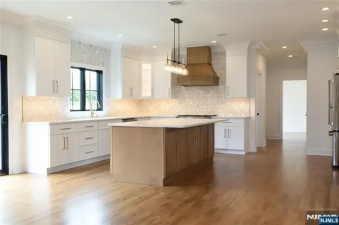 10 Vervalen Street Norwood NJ 07648