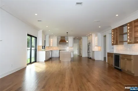 10 Vervalen Street Norwood NJ 07648