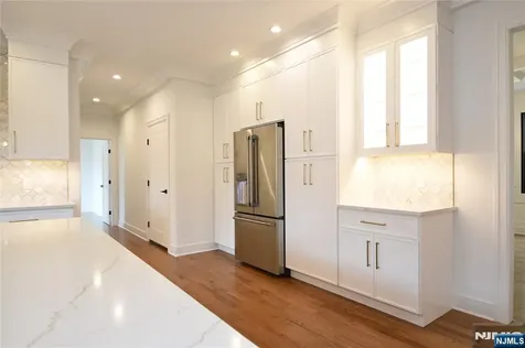 10 Vervalen Street Norwood NJ 07648
