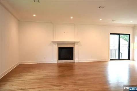 10 Vervalen Street Norwood NJ 07648