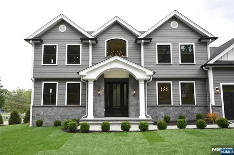 10 Vervalen Street Norwood NJ 07648