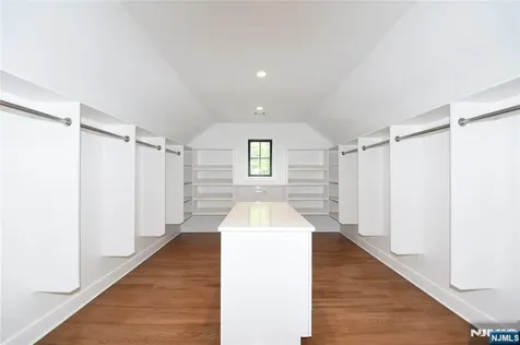10 Vervalen Street Norwood NJ 07648