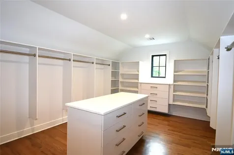 10 Vervalen Street Norwood NJ 07648