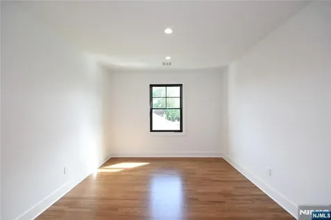 10 Vervalen Street Norwood NJ 07648