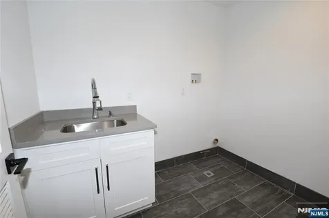 10 Vervalen Street Norwood NJ 07648
