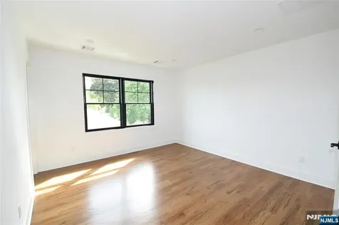 10 Vervalen Street Norwood NJ 07648