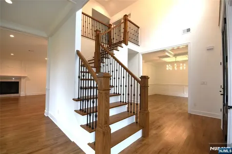 10 Vervalen Street Norwood NJ 07648