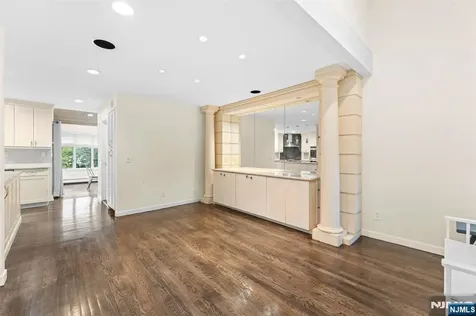 22 Laurence Court Closter NJ 07624