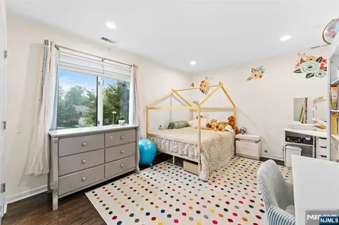 22 Laurence Court Closter NJ 07624
