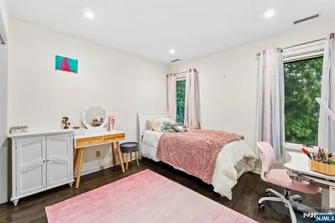 22 Laurence Court Closter NJ 07624
