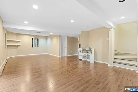 22 Laurence Court Closter NJ 07624