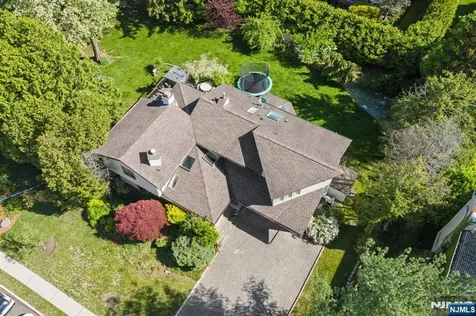 22 Laurence Court Closter NJ 07624