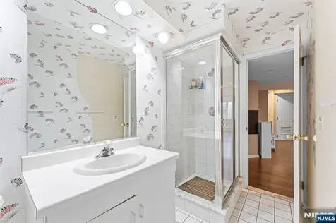 22 Laurence Court Closter NJ 07624