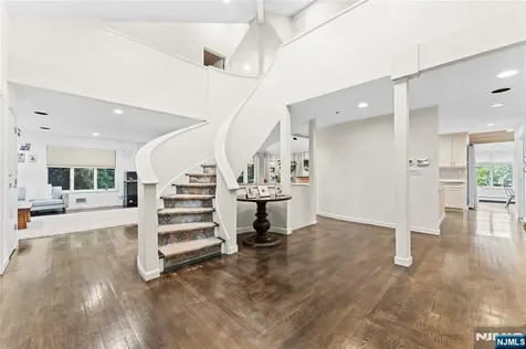 22 Laurence Court Closter NJ 07624