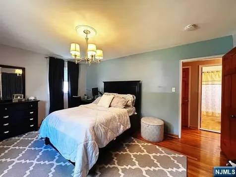 321 Maplewood Drive Paramus NJ 07652