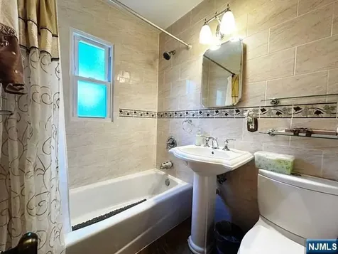 321 Maplewood Drive Paramus NJ 07652