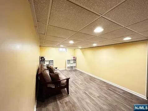 321 Maplewood Drive Paramus NJ 07652