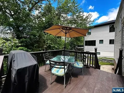 321 Maplewood Drive Paramus NJ 07652