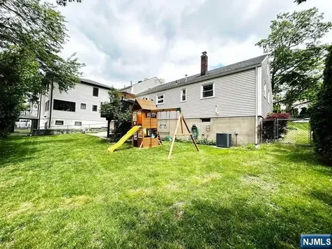 321 Maplewood Drive Paramus NJ 07652